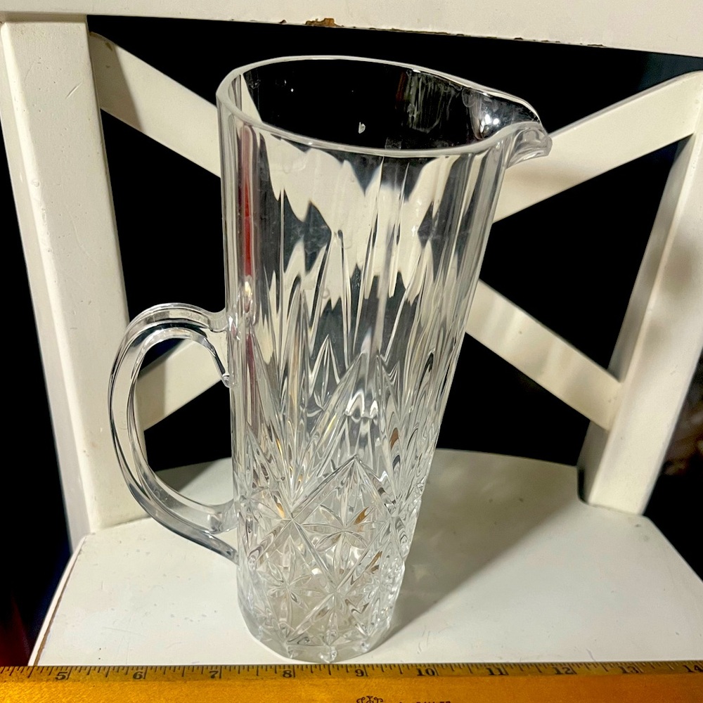 Crystal D'arques Chantilly Pitcher 24% Lead Cut Crystal
#B-100